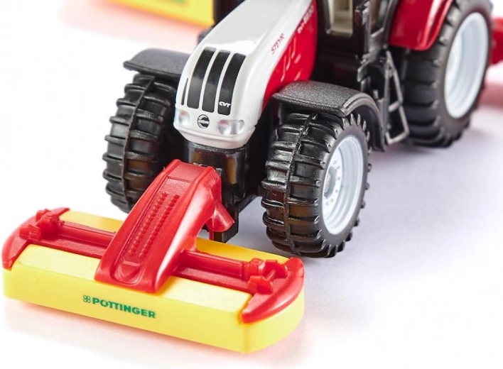 Detailreiche Ausführung der Marken STEYR und PÖTTINGER