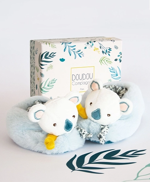 Geschenkset Erste Koala-Schühchen Yoca mit Rasseln 0-6 Monate