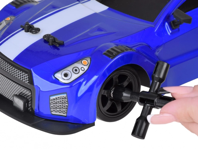 Ferngesteuertes RC Driftauto 4x4 mit Raucheffekt und LED Beleuchtung