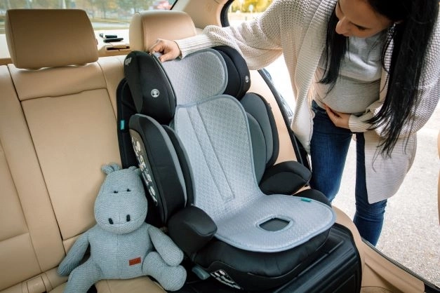 Atmungsaktive Autositzauflage Breeze für Babyschale, Maory Grey