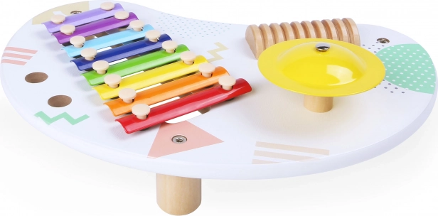 3 Instrumente in einem Tisch