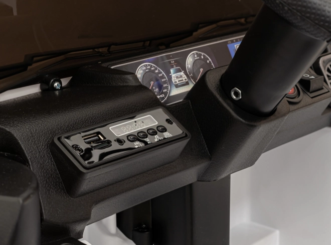 Mercedes AMG G63 für Kinder weiß + Fernbedienung + MP3 LED + langsamer Start + EVA + Gurte