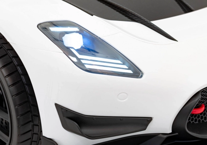Maserati MC20 GT2 Weißes Fahrzeug
