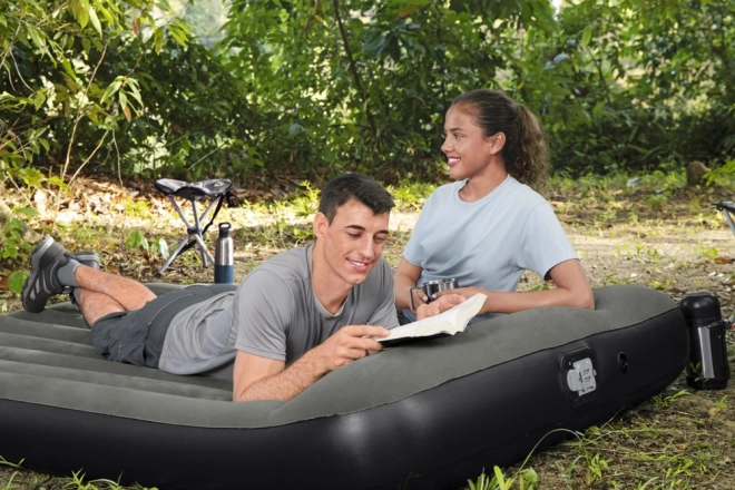 Robuste Tritech-Konstruktion für zu Hause und Camping