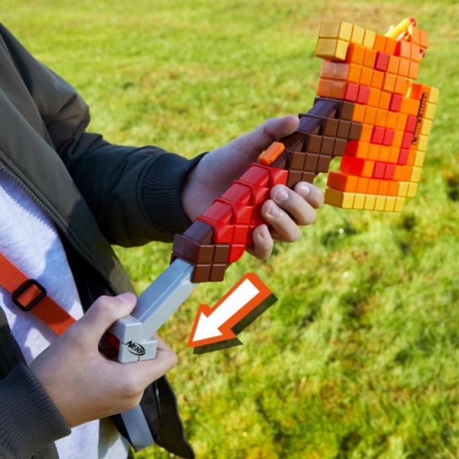 NERF Minecraft Feuerbrand-Axt