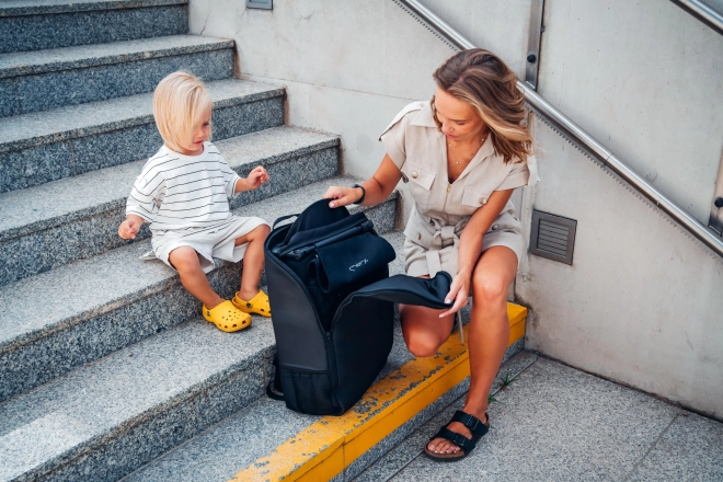 Leichter Reisebuggy mit Rucksack