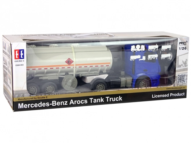 Ferngesteuerter Tanklastwagen Mercedes Arocs Blau 1:26