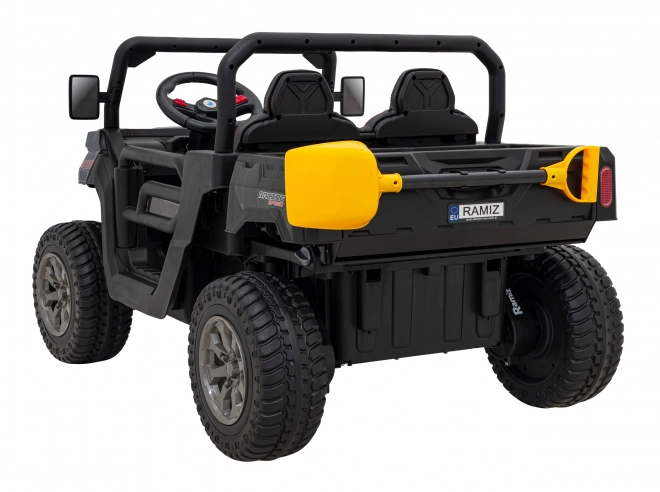 Auto Pick-Up Speed 900 pro Kinder schwarz + Allradantrieb 4x4 + bewegliche Pumpe + Kofferraum + Fernbedienung + Schaufel + LED-Audio