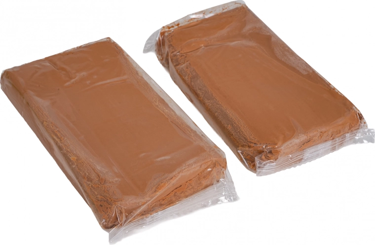 Zwei Packungen Ton, sofort formbereit