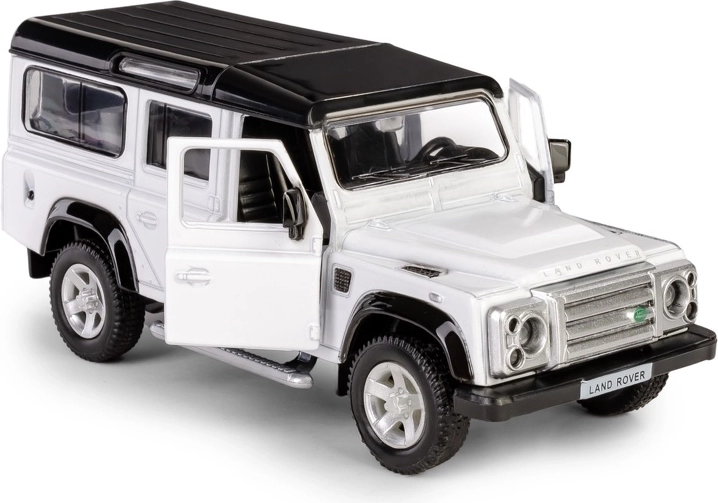 Öffnende Türen und detailreiches Interieur