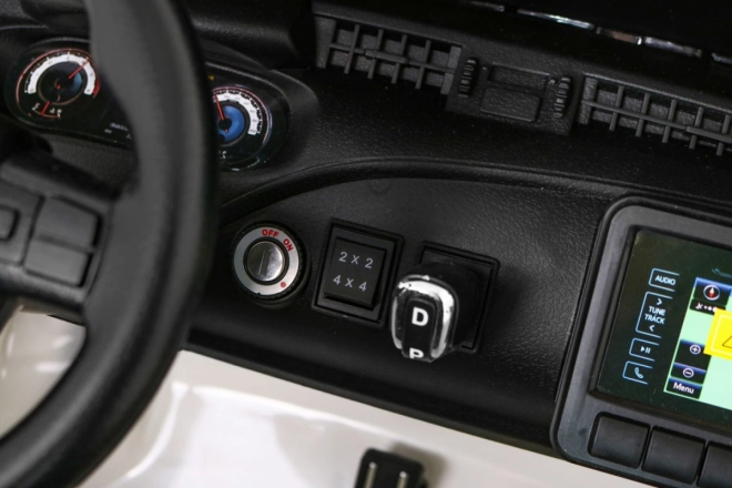 Fahrzeug Toyota Hilux Weiß