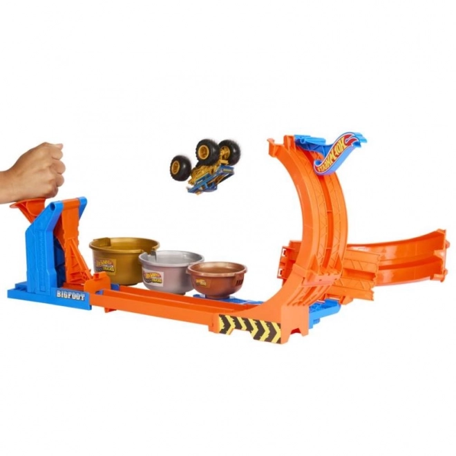 Hot Wheels Monster Trucks Looping-Strecke mit Bigfoot