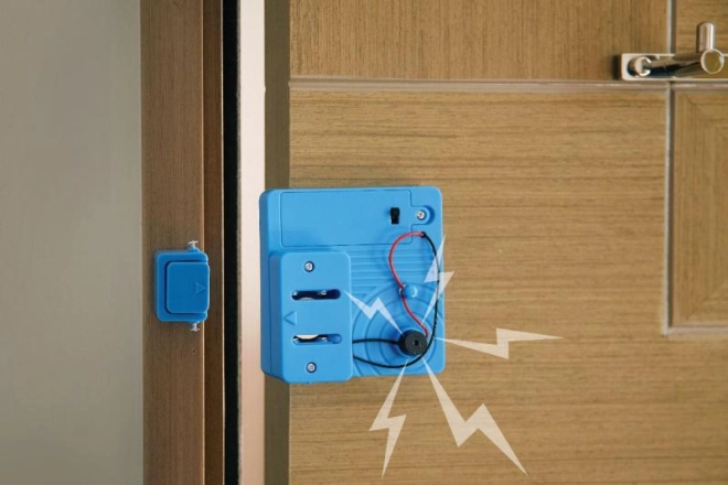 Lauter Alarm beim Öffnen der Tür