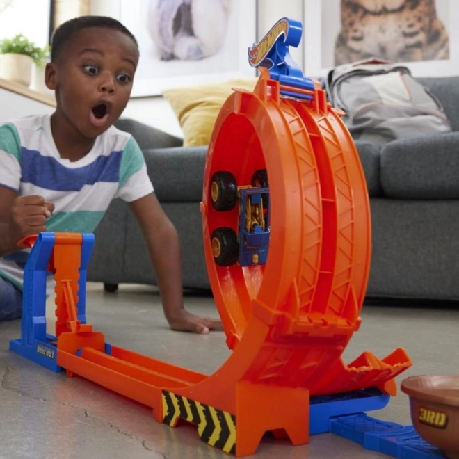 Hot Wheels Monster Trucks Looping-Strecke mit Bigfoot