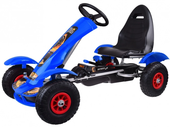 Grüner Sport-Gokart mit aufblasbaren Rädern
