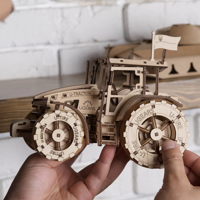 Ugears 3D Holzmechanisches Puzzle Traktor