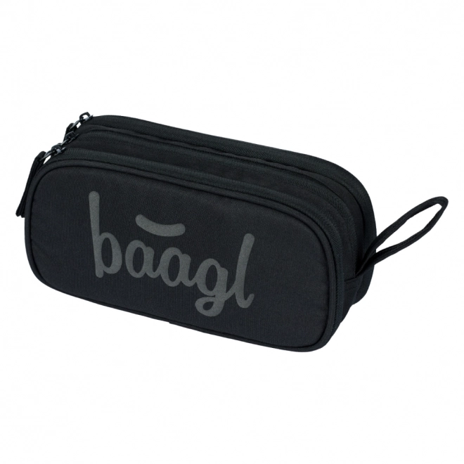 Baagl Set mit drei schwarzen Produkten: Rucksack, Federmäppchen und Beutel