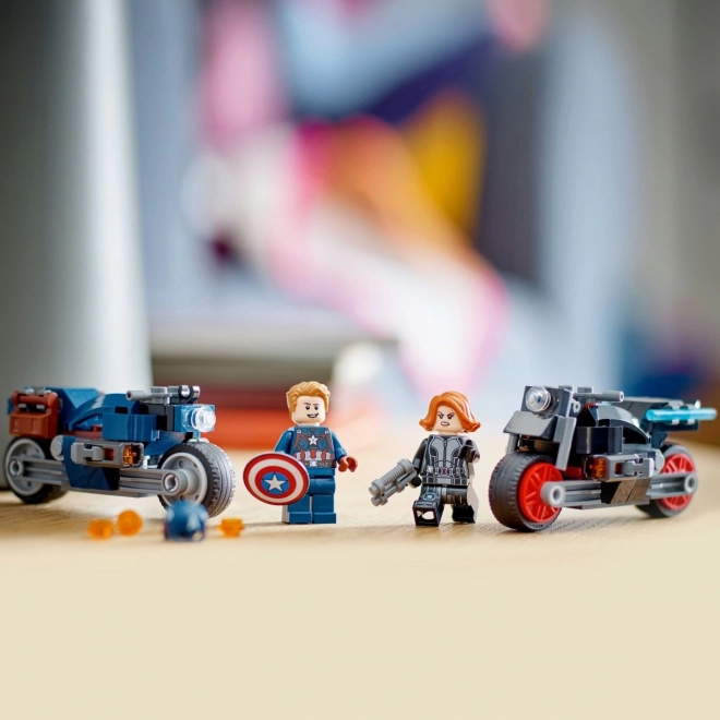 Marvel Motorräder der Schwarzen Witwe und Captain America