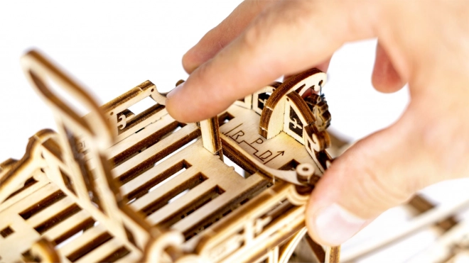 Holz Mechanisches 3D-Puzzle Stadtstraßenbahn mit Schienen