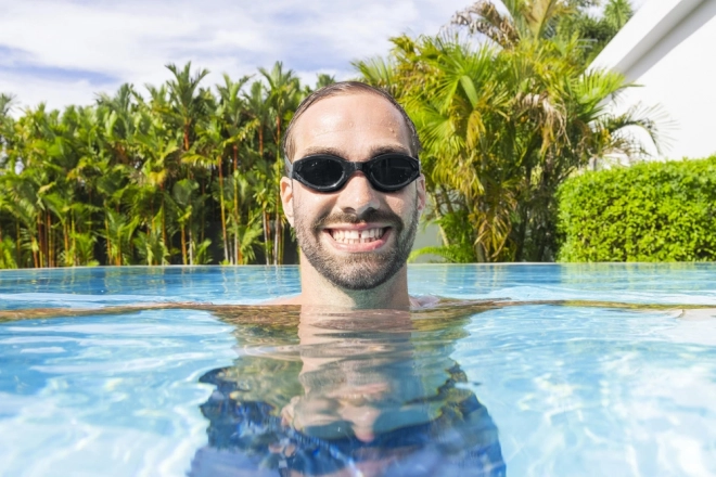 Schwarze Schwimmbrille Bestway