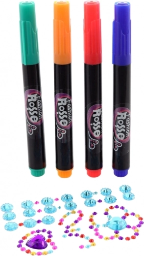 Bunte Stifte und funkelnde Steinchen