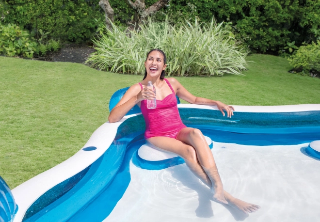 Aufblasbarer Gartenpool mit Sitzen