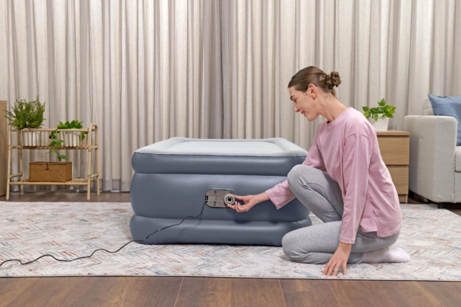 Aufblasbare Matratze mit Pumpe Bestway