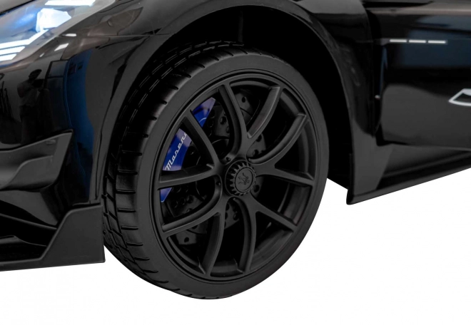 Maserati MC20 GT2 Fahrzeug schwarz