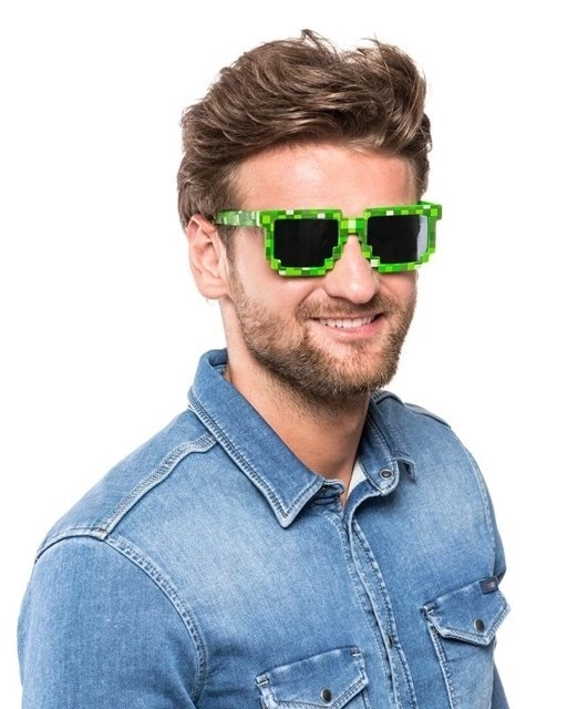 8-Bit Pixel Partybrille im Minecraft Stil