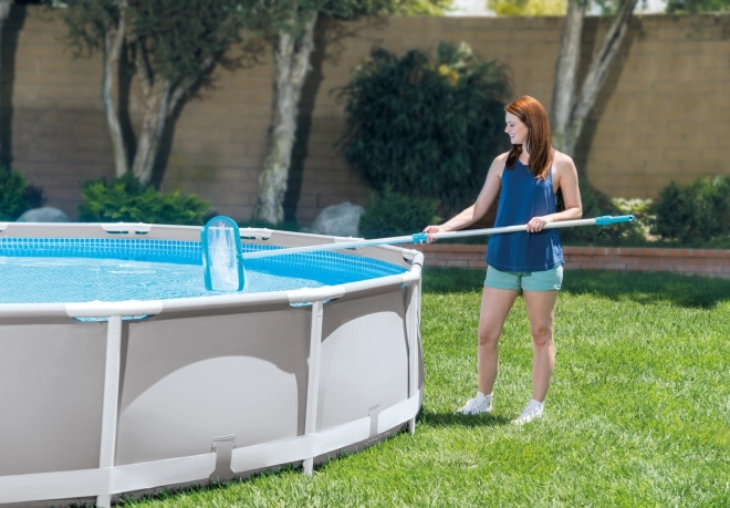 Poolreinigungszubehör mit Staubsauger und Netz