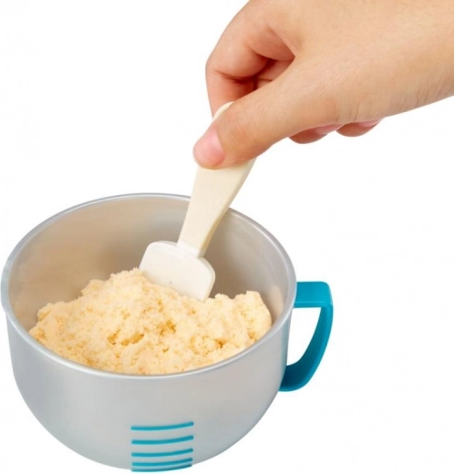 Messbecher mit Skala und Spatel für präzises Mischen