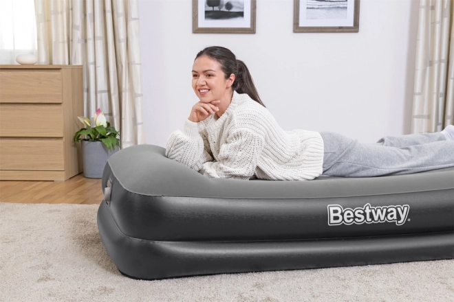 Aufblasbare Matratze mit elektrischer Pumpe 191 x 97 x 46 cm Bestway
