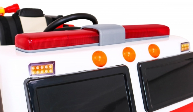 Kinderspielzeug-Feuerwehrauto mit Batterie + Wasserspritze + Megafon + Feuerwehrhahn + Steuerung