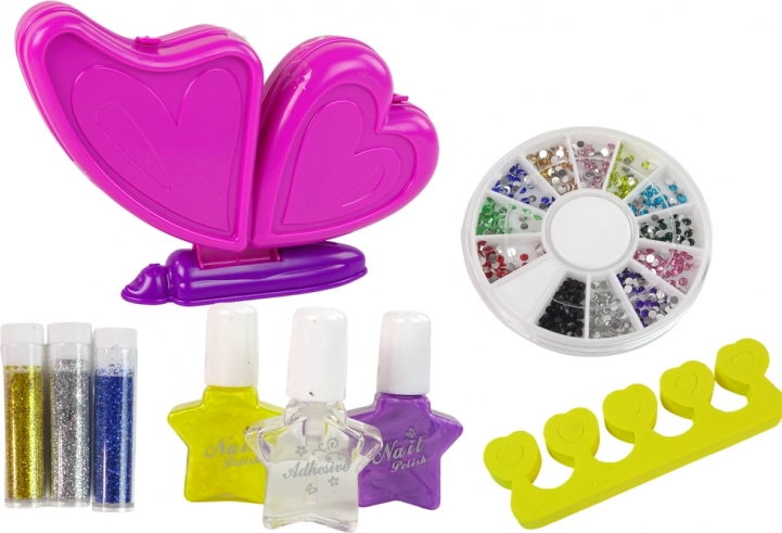 Kreatives Nageldekor