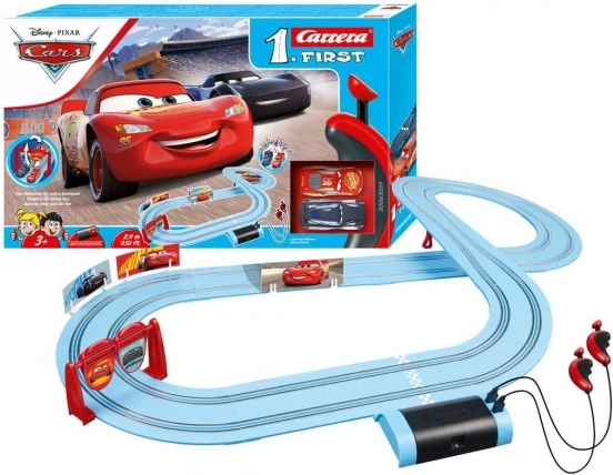 Carrera First Cars Piston Cup Autorennbahn 2,9 m