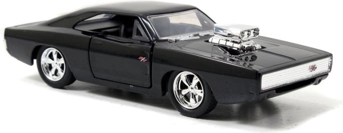 Öffnende Türen und detaillierter Innenraum