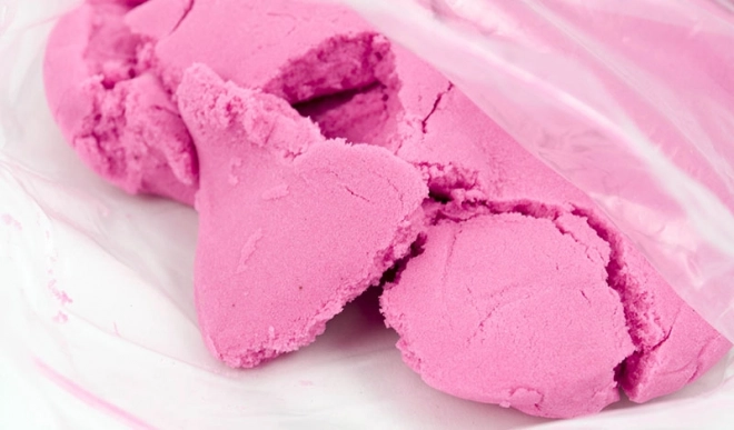 Grüner kinetischer Sand im Beutel 1kg – Rosa
