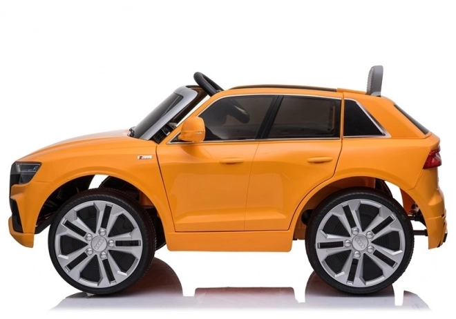 Gelber Audi Q8 Elektroauto für Kinder