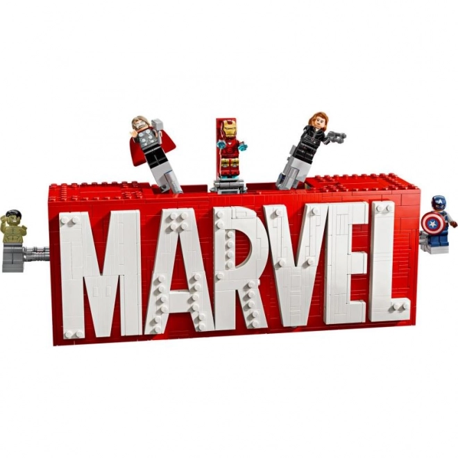 Marvel Logo mit Minifiguren Bausteinset