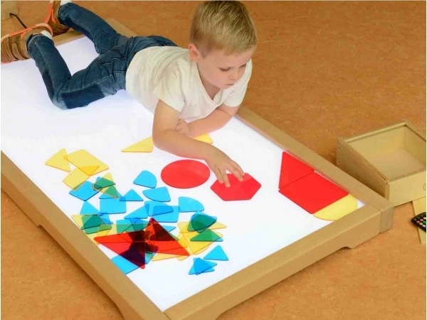Halbtransparente geometrische Formen von Masterkidz