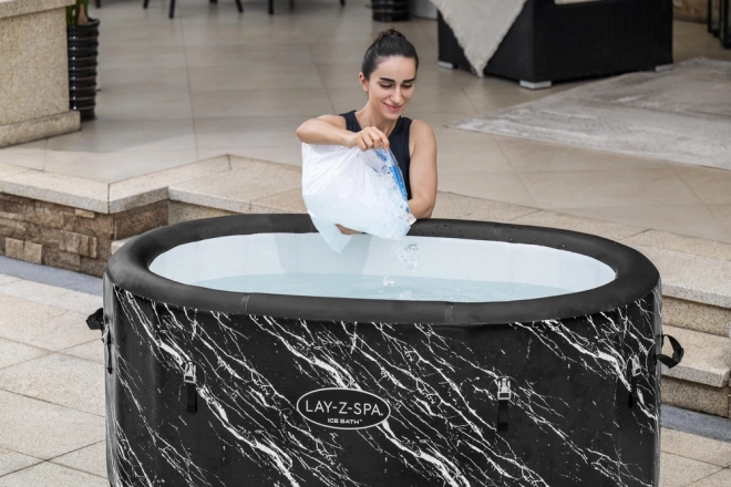 Aufblasbare Wanne für ein Eisbad Bestway