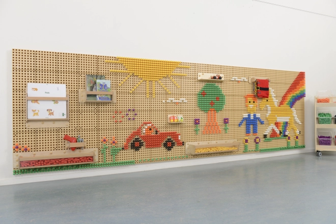 Masterkidz kreative STEM-Wandtafel mit Montageset 120x80cm