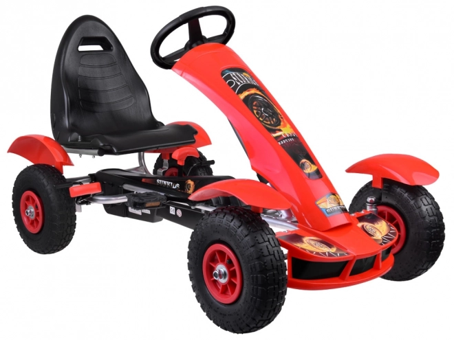 Sportlicher grüner Tretauto-Kart mit aufblasbaren Rädern