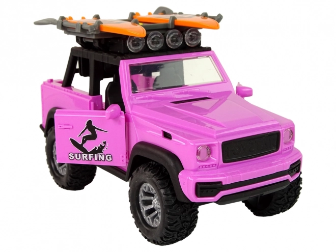 Rosa Geländeauto mit Friktionsantrieb und Surfbrett