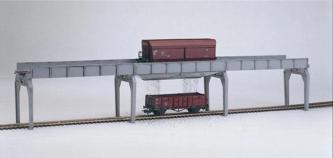 Piko Brücke zum Entladen von Schüttgutwaggons