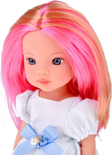 Elegantes Outfit mit blauer Schleife