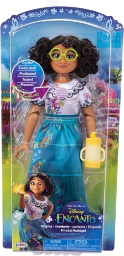 Sie singt einen beliebten Song aus dem Film