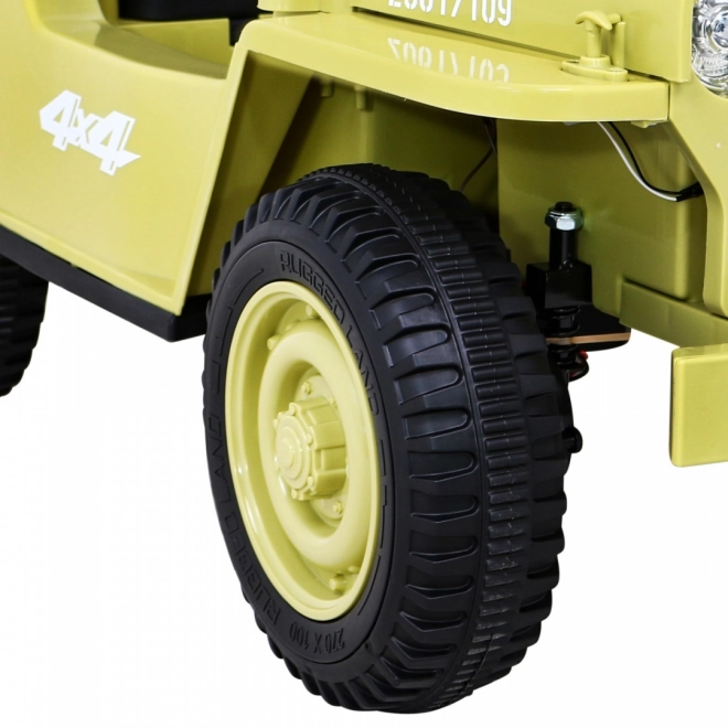 Retro Militärfahrzeug für Kinder beige + Antrieb 4x4 + Fernbedienung + 2 Gepäckträger + langsamer Start + MP3 LED