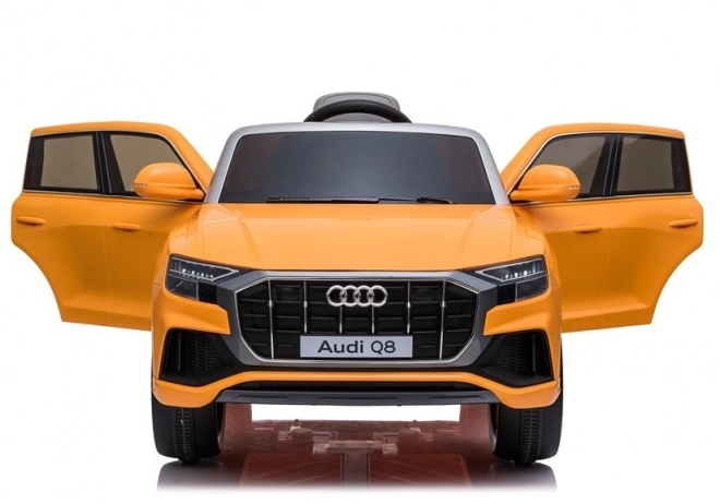 Gelber Audi Q8 Elektroauto für Kinder