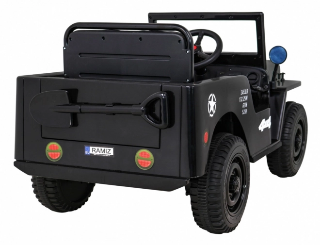 Retro Militärfahrzeug für Kinder schwarz + Allradantrieb 4x4 + Fernbedienung + 2 Gepäckträger + langsamer Start + MP3 LED